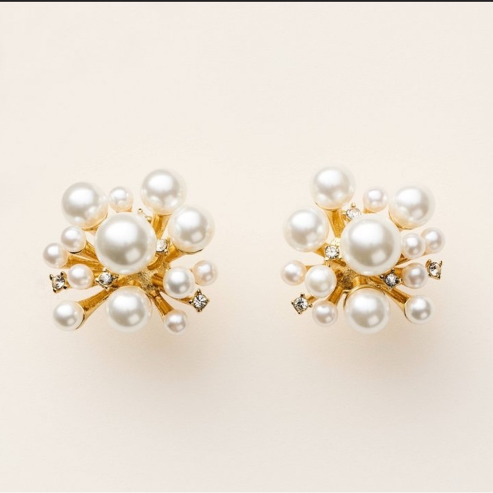 Pearl Cluster Stud Earrings